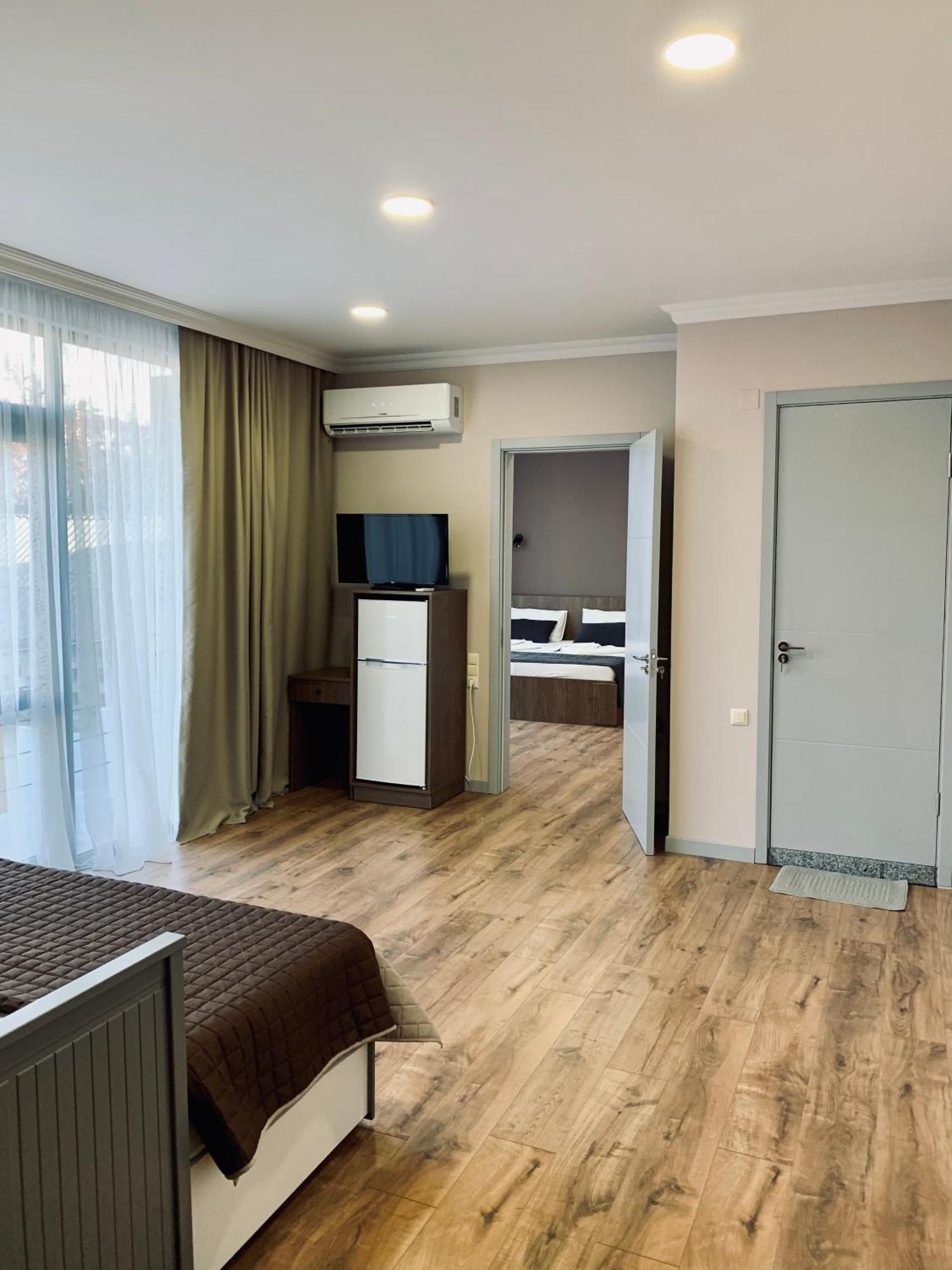 Guest House Smile Kobuleti Exterior foto